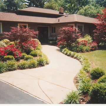 Landscaped Entryways & Adjacent Gardens