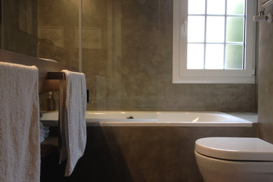 Bathroom - contemporary bathroom idea in Barcelona