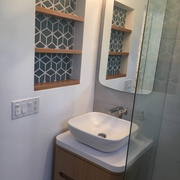 Mid Century Modern Tiny Bath