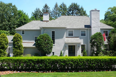 Inspiration for a timeless exterior home remodel in New York