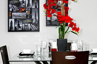 Inspiration for a contemporary dining room in Toronto.