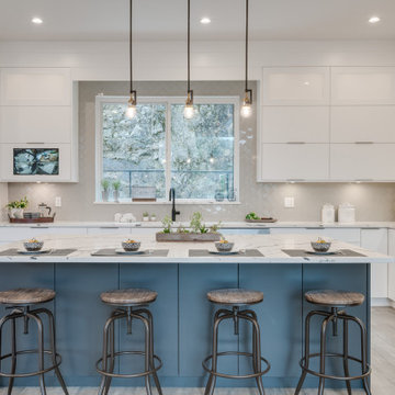 Contemporary Kitchen with Contrasting Island & Quartz Counters