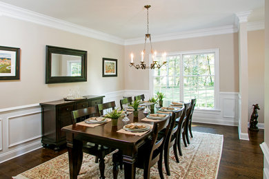 Dining room - traditional dining room idea in Philadelphia