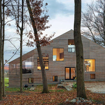 Contemporary House Between Forest and Field