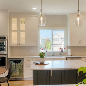 Briar Haven Drive - White and Teal Kitchen