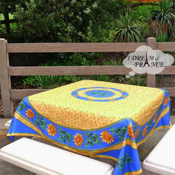 Outdoor dining - Tablecloths