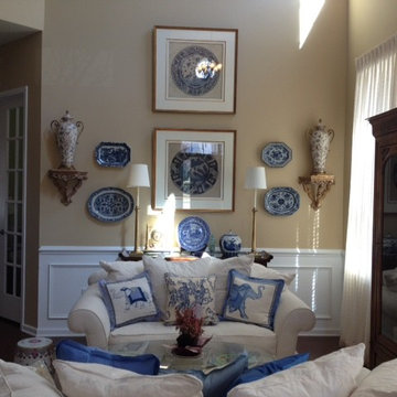 FULLY ACCESSORIZED LIVING ROOM