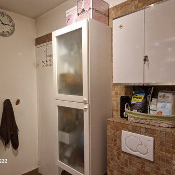 Réorganisation d'une salle de bain claire et pratique