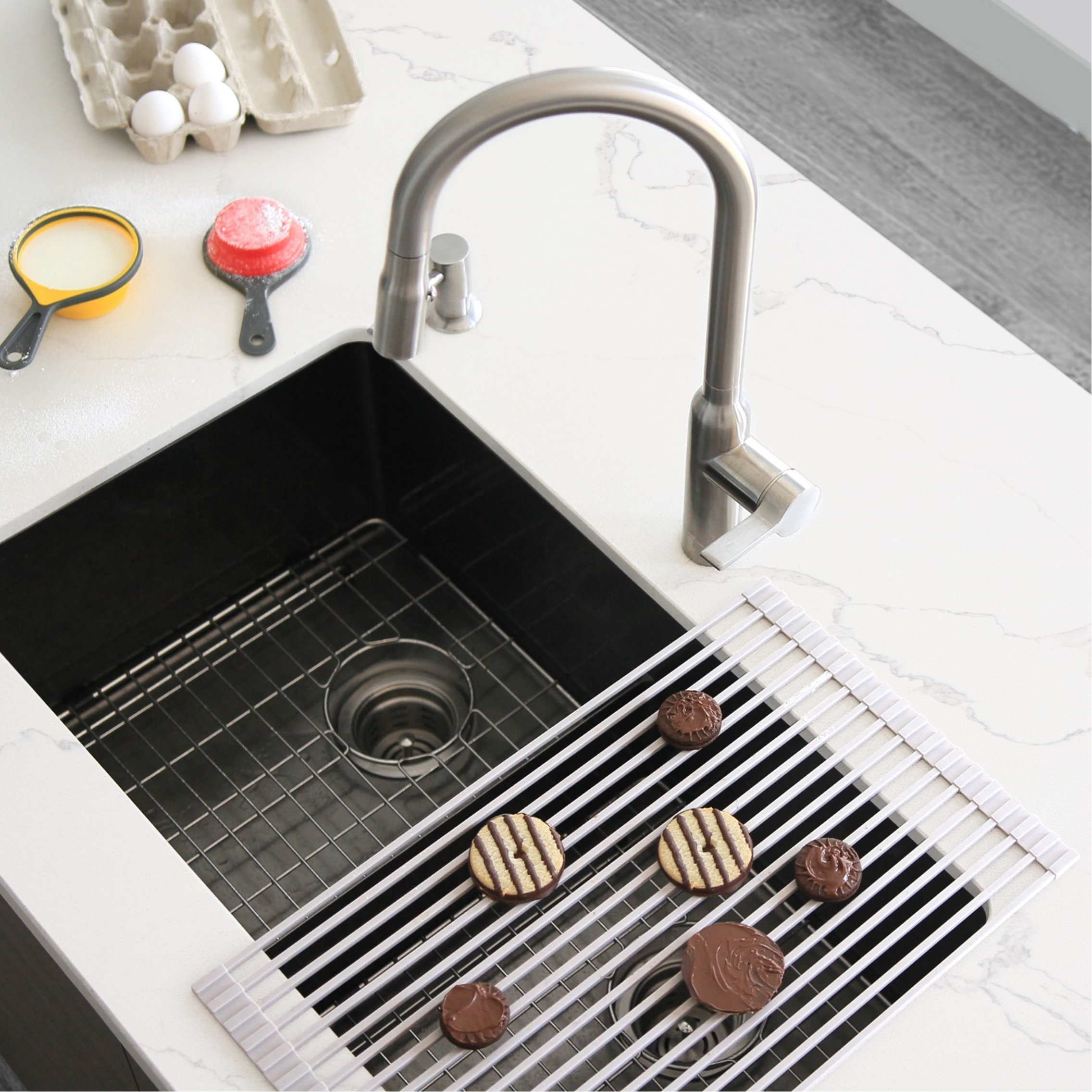 STYLISH Multipurpose Over Sink Roll-Up Dish Drying Rack, White