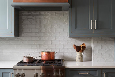 Inspiration for a farmhouse kitchen remodel in Chicago
