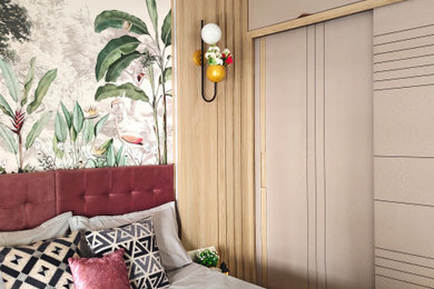 Bedroom - contemporary bedroom idea in Mumbai