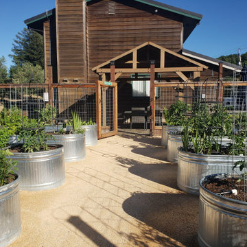 Planter Boxes & Vegetable Gardens