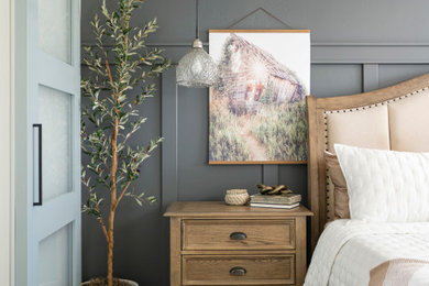 Example of a farmhouse home design design in Salt Lake City