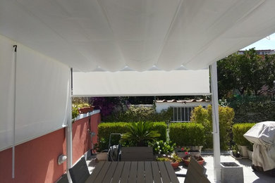 Inspiration for a modern home in Naples.