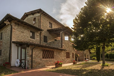 This is an example of a country exterior in Florence.