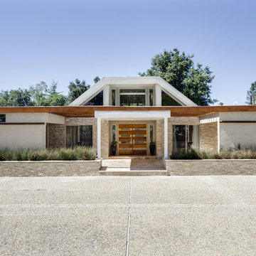 Mid-century Makeover In Alamo