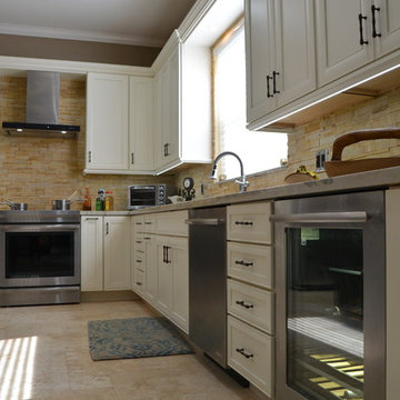 Black and White Two Toned Kitchen