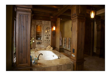 Tub with Columns