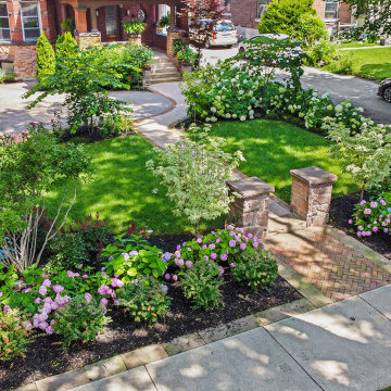 Roncesvalle - Pillars & Gardens
