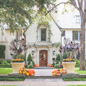 Fall Seasonal Pumpkins and Halloween Displays