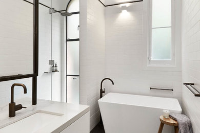 Design ideas for a mid-sized contemporary bathroom in Melbourne.