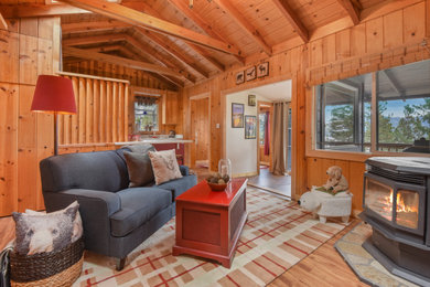 Living room - traditional living room idea in Sacramento