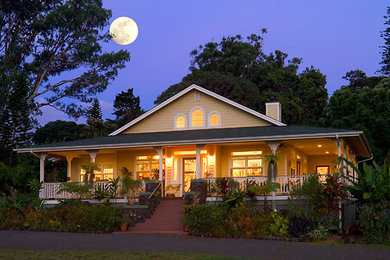 Elegant exterior home photo in Hawaii