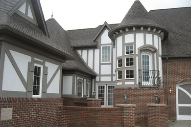 Traditional exterior home idea in Cleveland
