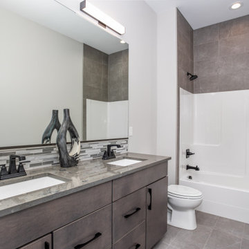 2556 Falconcrest Lp