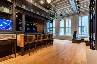 Example of a home bar design in New York
