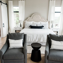 BLACK AND WHITE BEDROOMS