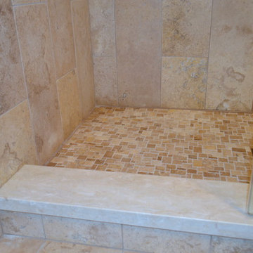 Kinder Hall Bath