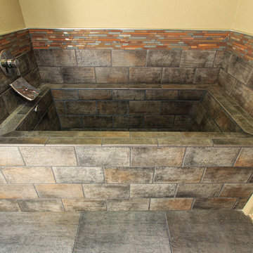 Tile Tub/ Master Bathroom