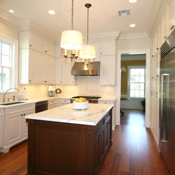Eat in Kitchen Maximizes Both Storage and Entertainment Space