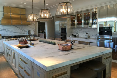 Inspiration for a timeless kitchen remodel in New York