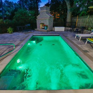 Hinsdale, IL Compact Rectilinear Swimming Pool with Automatic Pool Cover