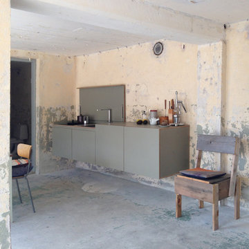 miniki, the perfectly camouflaged kitchen