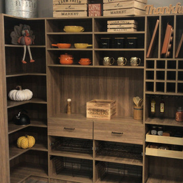 Exquisite Custom Wooden Pantry: Blending Functionality and Elegance
