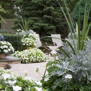 Winnetka Patio, Spa, and Gardens . . . Perfect for Entertaining