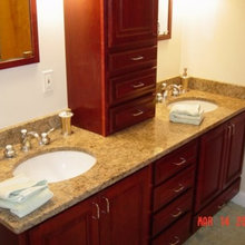 HOLDING (Guest Bathrooms)