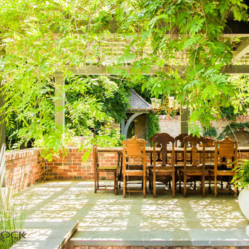 Traditional Outdoor Dining