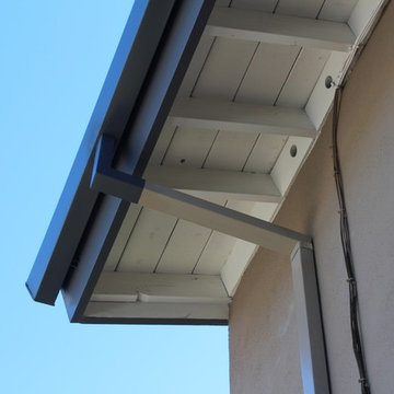 MidCentury Home In Orange County California, Angle Faced Gutters Box/Smooth Down