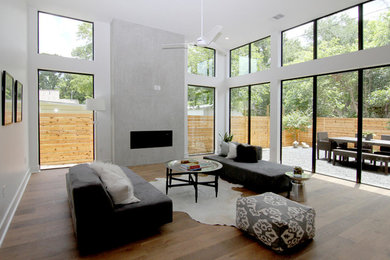Photo of a modern living room in Austin.