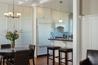 Transitional kitchen photo in San Francisco