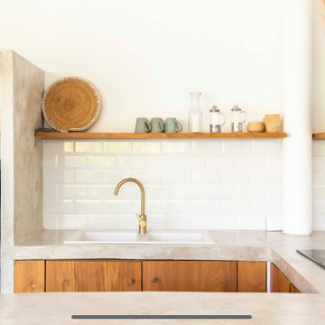 Balis Charme erleben: Handgefertigte Luxusvilla inmitten tropischer Schönheit