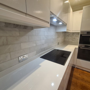 Modern White gloss kitchen///