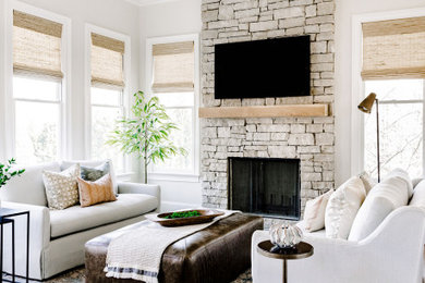 Design ideas for a transitional home design in Raleigh.
