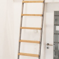 Rolling/slidng library ladders - Products