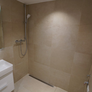 Aus einem Badezimmer wird ein Duschbad in München Bogenhausen