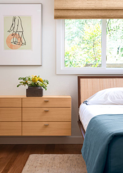 Midcentury Bedroom by Jenni Leasia Interior Design